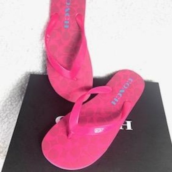 Coach Signature C Flip Flops - Picture 12 of 12